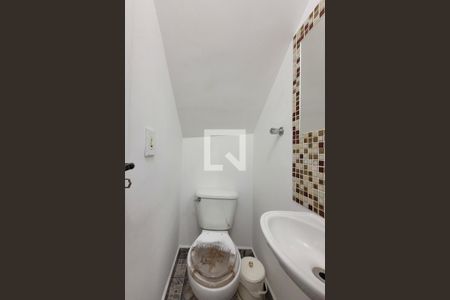 Lavabo de casa de condomínio para alugar com 3 quartos, 92m² em Vila Brasilio Machado, São Paulo
