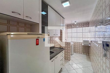Cozinha e área de serviço de apartamento para alugar com 1 quarto, 32m² em Liberdade, São Paulo