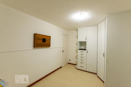 Apartamento à venda com 80m², 2 quartos e 2 vagas Apartamento à venda com 80m², 2 quartos e 2 vagasQuarto 2