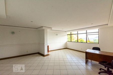 Apartamento à venda com 80m², 2 quartos e 2 vagas Apartamento à venda com 80m², 2 quartos e 2 vagasÁrea comum - Salão de festas