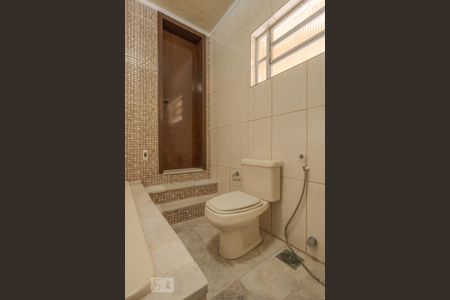 Casa para alugar com 286m², 6 quartos e 4 vagasBanheiro 1