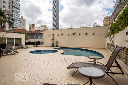 Apartamento à venda com 150m², 4 quartos e 3 vagas Apartamento à venda com 150m², 4 quartos e 3 vagasÁrea comum - Piscina