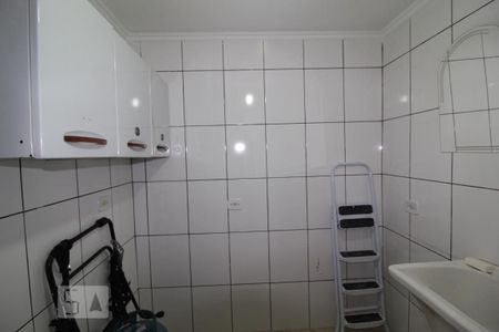 Casa para alugar com 200m², 2 quartos e 2 vagasArea serviço