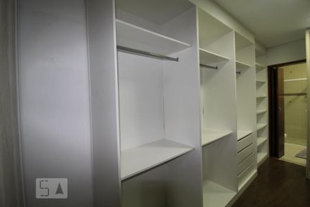 Casa para alugar com 200m², 2 quartos e 2 vagasCloset Suite 1