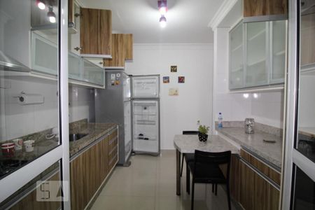 Casa para alugar com 200m², 2 quartos e 2 vagasCozinha