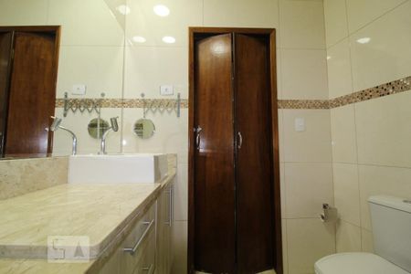 Casa para alugar com 200m², 2 quartos e 2 vagasBanheiro suite 1