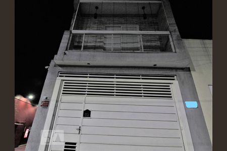 Casa para alugar com 200m², 2 quartos e 2 vagasFachada