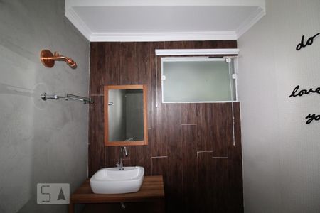 Casa para alugar com 200m², 2 quartos e 2 vagasBanheiro 3 lavabo