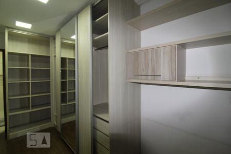 Casa para alugar com 200m², 2 quartos e 2 vagasCloset Suite 1