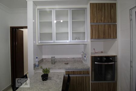 Casa para alugar com 200m², 2 quartos e 2 vagasCozinha