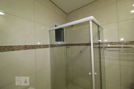 Casa para alugar com 200m², 2 quartos e 2 vagasBanheiro suite 1