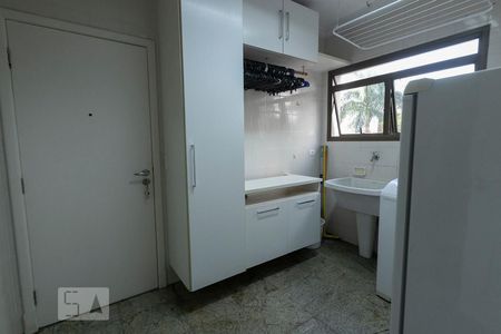 Apartamento para alugar com 172m², 3 quartos e 3 vagasÁrea de Serviço