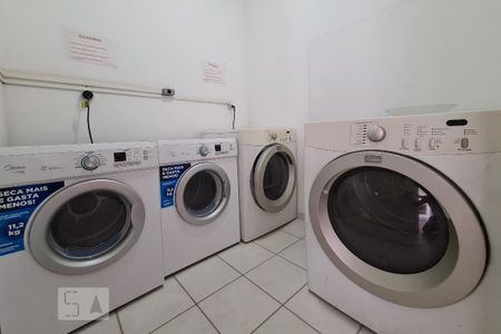 Studio para alugar com 65m², 1 quarto e 1 vaga Studio para alugar com 65m², 1 quarto e 1 vagaÁrea comum - Lavanderia