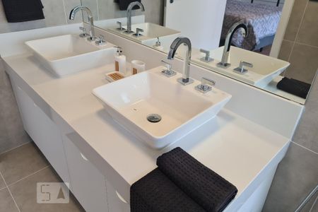 Studio para alugar com 65m², 1 quarto e 1 vaga Studio para alugar com 65m², 1 quarto e 1 vagaDetalhe Banheiro Quarto