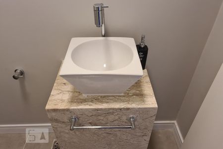 Lavabo de kitnet/studio para alugar com 1 quarto, 65m² em Parque Campolim, Sorocaba