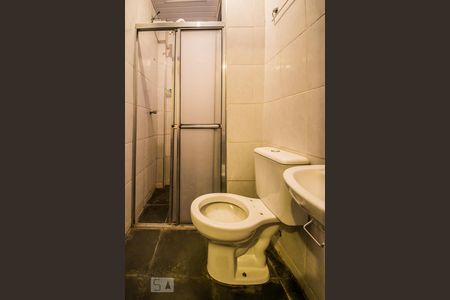 Banheiro de kitnet/studio para alugar com 1 quarto, 41m² em Cidade Universitária, Campinas