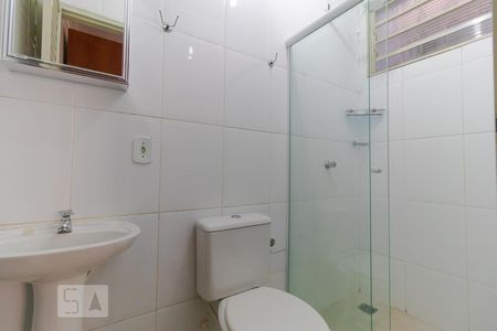 Banheiro de kitnet/studio para alugar com 1 quarto, 42m² em Cidade Universitária, Campinas