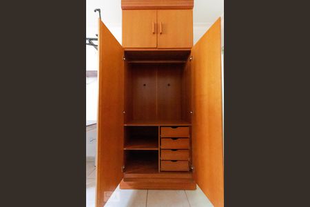 Quarto - Armário de kitnet/studio para alugar com 1 quarto, 42m² em Cidade Universitária, Campinas