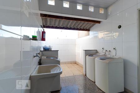 Studio para alugar com 42m², 1 quarto e sem vaga Studio para alugar com 42m², 1 quarto e sem vagaÁrea comum – Lavanderia