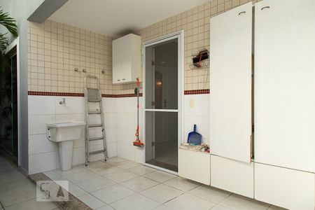 Casa de condomínio para alugar com 268m², 5 quartos e 2 vagasÁrea de Serviço