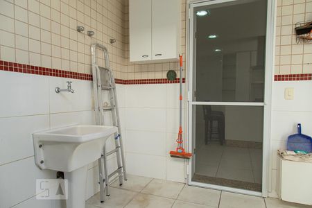 Casa de condomínio para alugar com 268m², 5 quartos e 2 vagasÁrea de Serviço