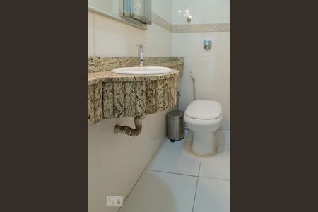 Casa de condomínio para alugar com 268m², 5 quartos e 2 vagasLavabo