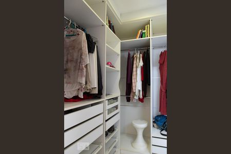 Casa de condomínio para alugar com 268m², 5 quartos e 2 vagasCloset da Suíte 1