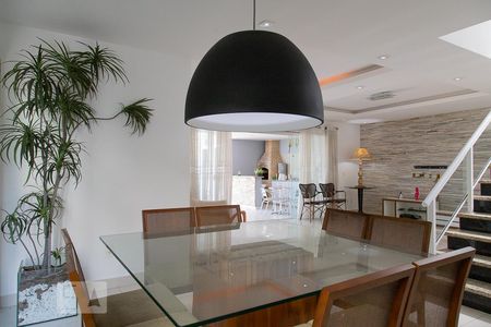 Sala de casa de condomínio para alugar com 5 quartos, 268m² em Recreio dos Bandeirantes, Rio de Janeiro