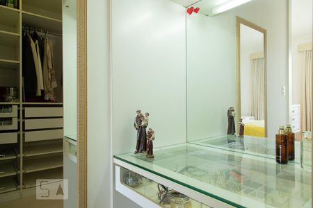 Casa de condomínio para alugar com 268m², 5 quartos e 2 vagasCloset da Suíte 1