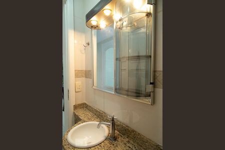 Casa de condomínio para alugar com 268m², 5 quartos e 2 vagasLavabo