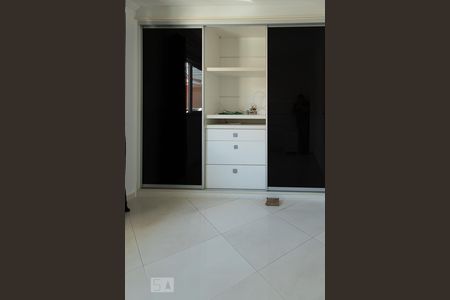 Casa de condomínio para alugar com 268m², 5 quartos e 2 vagasQuarto 2