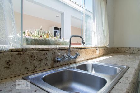 Casa de condomínio para alugar com 268m², 5 quartos e 2 vagasCozinha