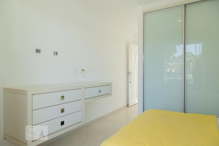 Casa de condomínio para alugar com 268m², 5 quartos e 2 vagasSuíte 1