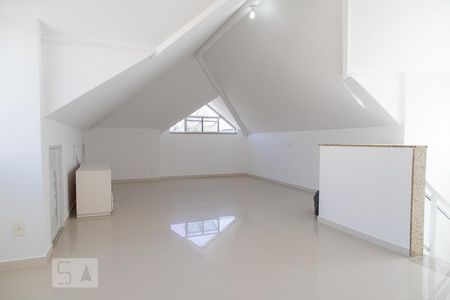 Casa de condomínio para alugar com 268m², 5 quartos e 2 vagasSótão