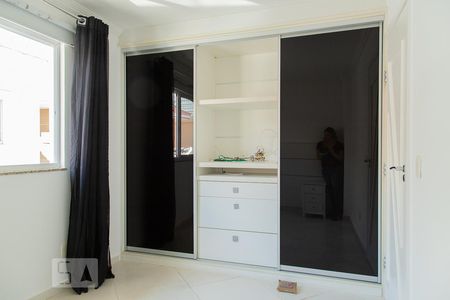 Casa de condomínio para alugar com 268m², 5 quartos e 2 vagasQuarto 2