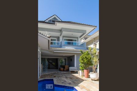 Casa de condomínio para alugar com 268m², 5 quartos e 2 vagasFachada