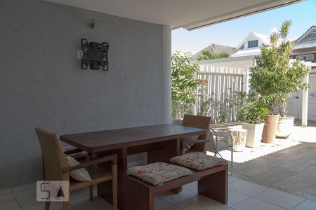 Casa de condomínio para alugar com 268m², 5 quartos e 2 vagasVaranda Gourmet