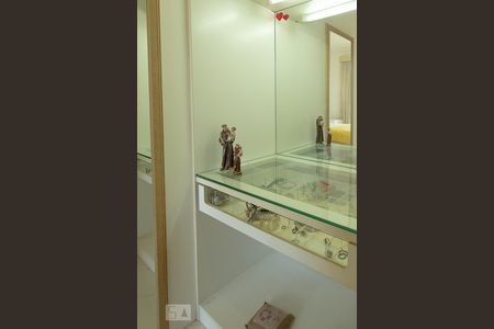 Casa de condomínio para alugar com 268m², 5 quartos e 2 vagasCloset da Suíte 1