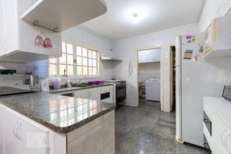 Casa à venda com 250m², 3 quartos e 3 vagasCozinha