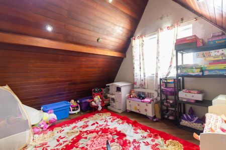 Casa à venda com 250m², 3 quartos e 3 vagasSótão