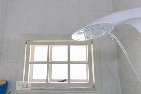 Casa à venda com 250m², 3 quartos e 3 vagasBanheiro - Chuveiro