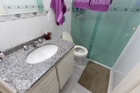 Casa à venda com 250m², 3 quartos e 3 vagasBanheiro da suíte