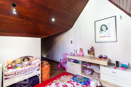 Casa à venda com 250m², 3 quartos e 3 vagasSótão