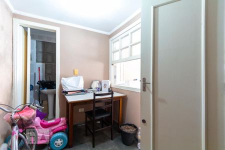 Casa à venda com 250m², 3 quartos e 3 vagasQuarto de serviço