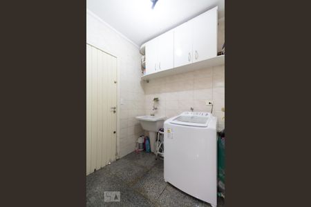 Casa à venda com 250m², 3 quartos e 3 vagasÁrea de serviço