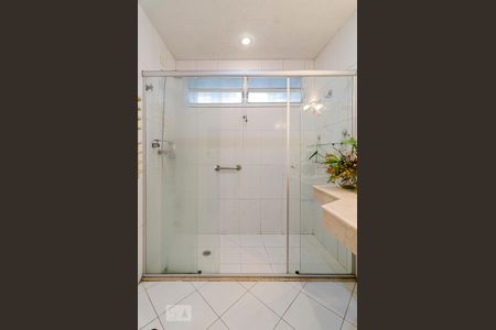 Apartamento à venda com 236m², 4 quartos e 2 vagas Apartamento à venda com 236m², 4 quartos e 2 vagasBanheiro