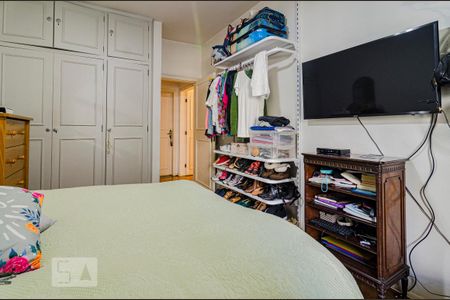 Apartamento à venda com 236m², 4 quartos e 2 vagas Apartamento à venda com 236m², 4 quartos e 2 vagasQuarto 2
