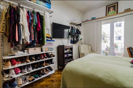 Apartamento à venda com 236m², 4 quartos e 2 vagas Apartamento à venda com 236m², 4 quartos e 2 vagasQuarto 2