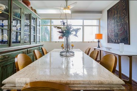 Apartamento à venda com 236m², 4 quartos e 2 vagas Apartamento à venda com 236m², 4 quartos e 2 vagasSala