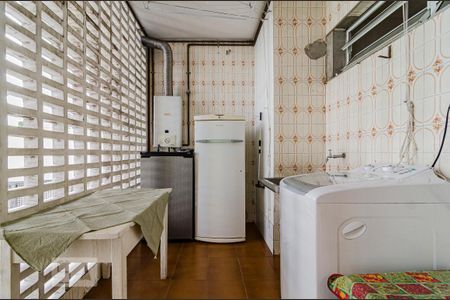 Apartamento à venda com 236m², 4 quartos e 2 vagas Apartamento à venda com 236m², 4 quartos e 2 vagasÁrea de Serviço